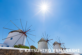 カト・ミリの風車 エーゲ海　ギリシャ　5月