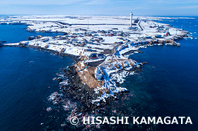 納沙布岬　納沙布燈台　日本の最東端の納沙布岬　ドローン撮影　北海道　3月