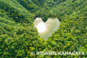 豊似湖　ハートの形をした湖　日高山脈襟裳国定公園　ドローン撮影　北海道　10月
