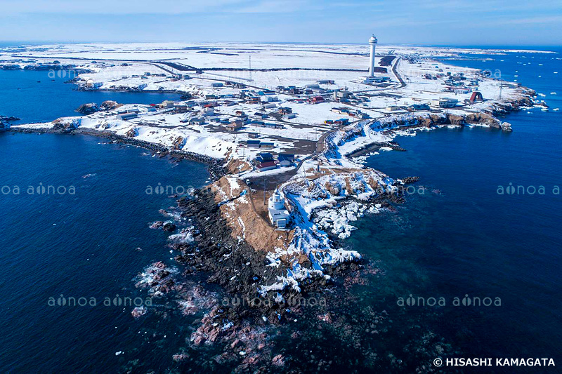 納沙布岬　納沙布燈台　日本の最東端の納沙布岬　ドローン撮影　北海道　3月